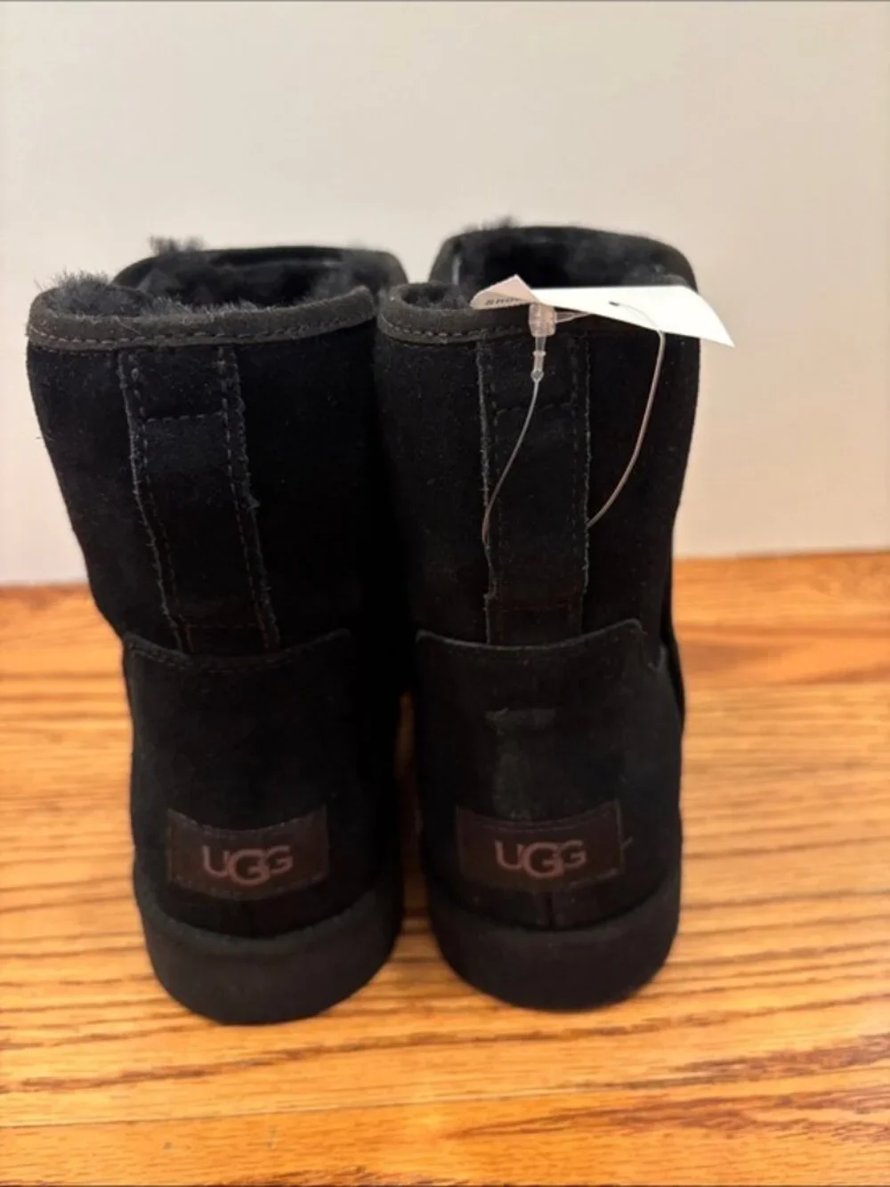 UGG Cory II Mini Boots – Black – Size 8